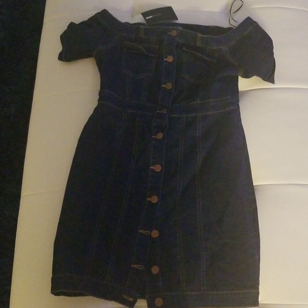 Dress - Picture 2 of 2